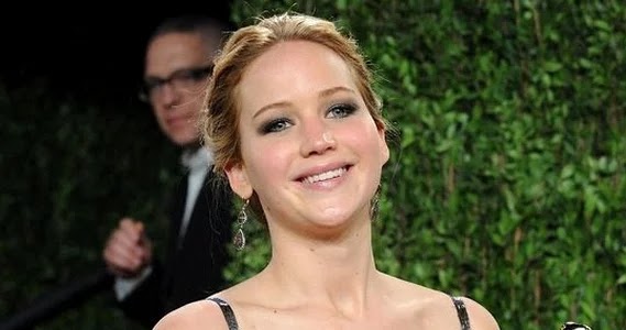 Jennifer Lawrence con un Oscar.
