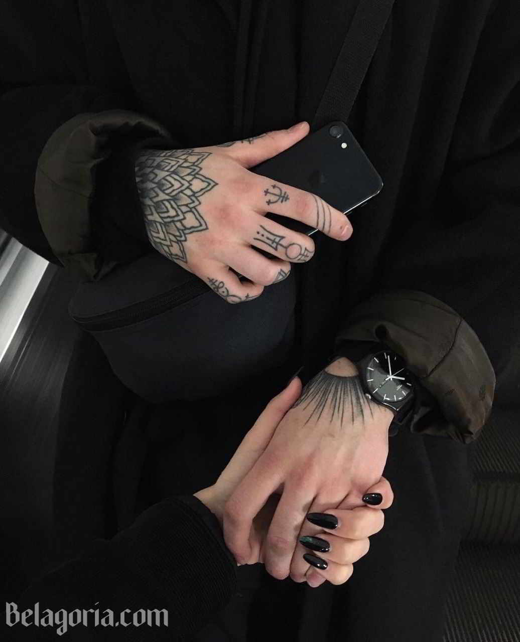 66 Tatuajes pequeños que son perfectos para las manos - Belagoria | la web  de los tatuajes