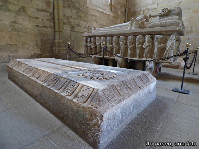 Un paseo,una foto Abadía de Santa María de San Salvador. Cañas. La Rioja