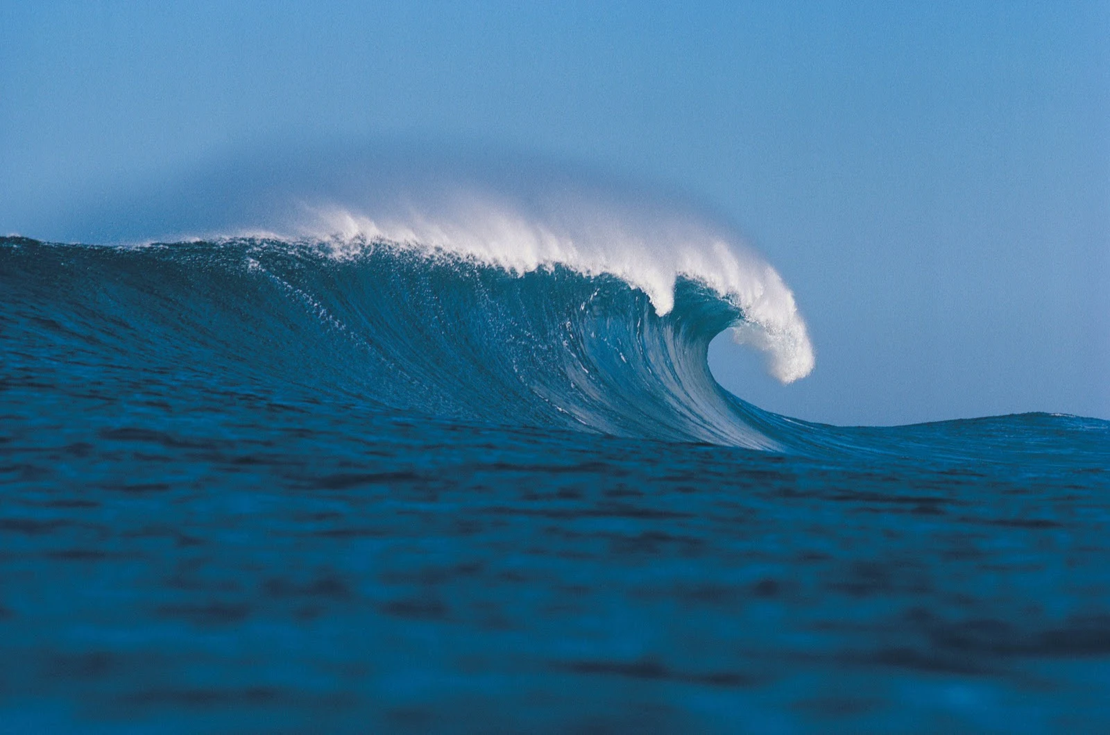 30+ Populer Gambar Pemandangan Ombak Laut, Gambar Pemandangan