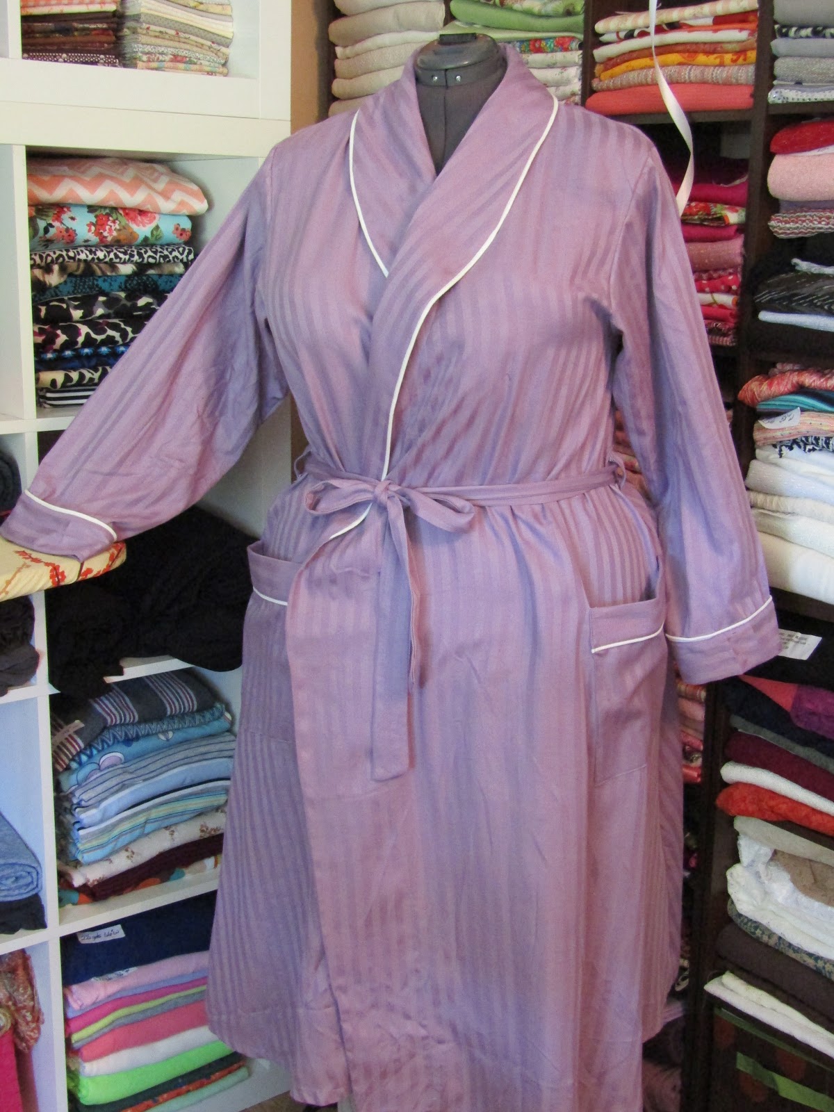 Sew Plus: Kwik Sew 3644 Robe