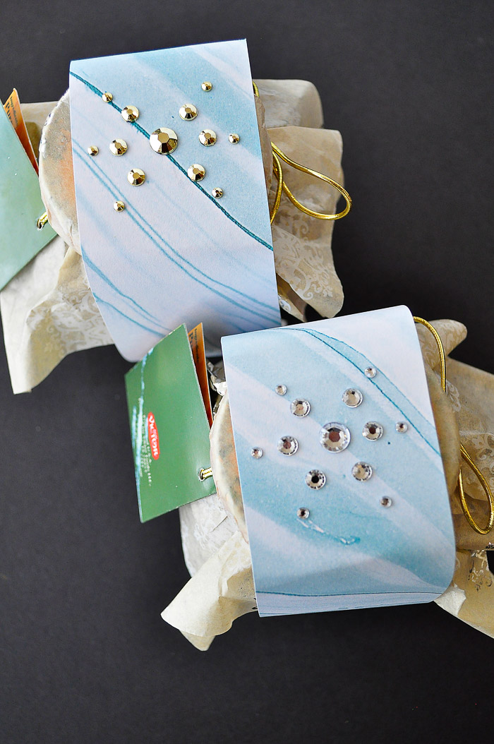 Creative gift idea plus DIY wrap tutorial for foodie gifts under $10!