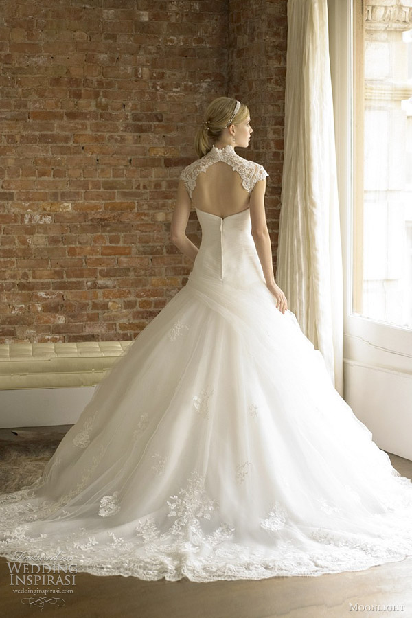 adaşehir Moonlight Couture Wedding Dress {Fall2012}