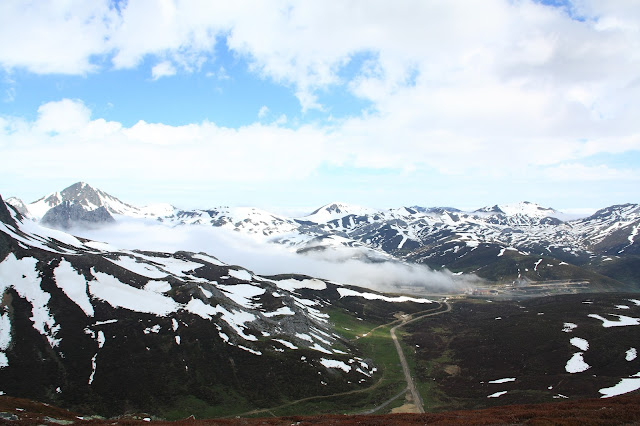 Pico Requejines y pico Ausente, Pico Ausente