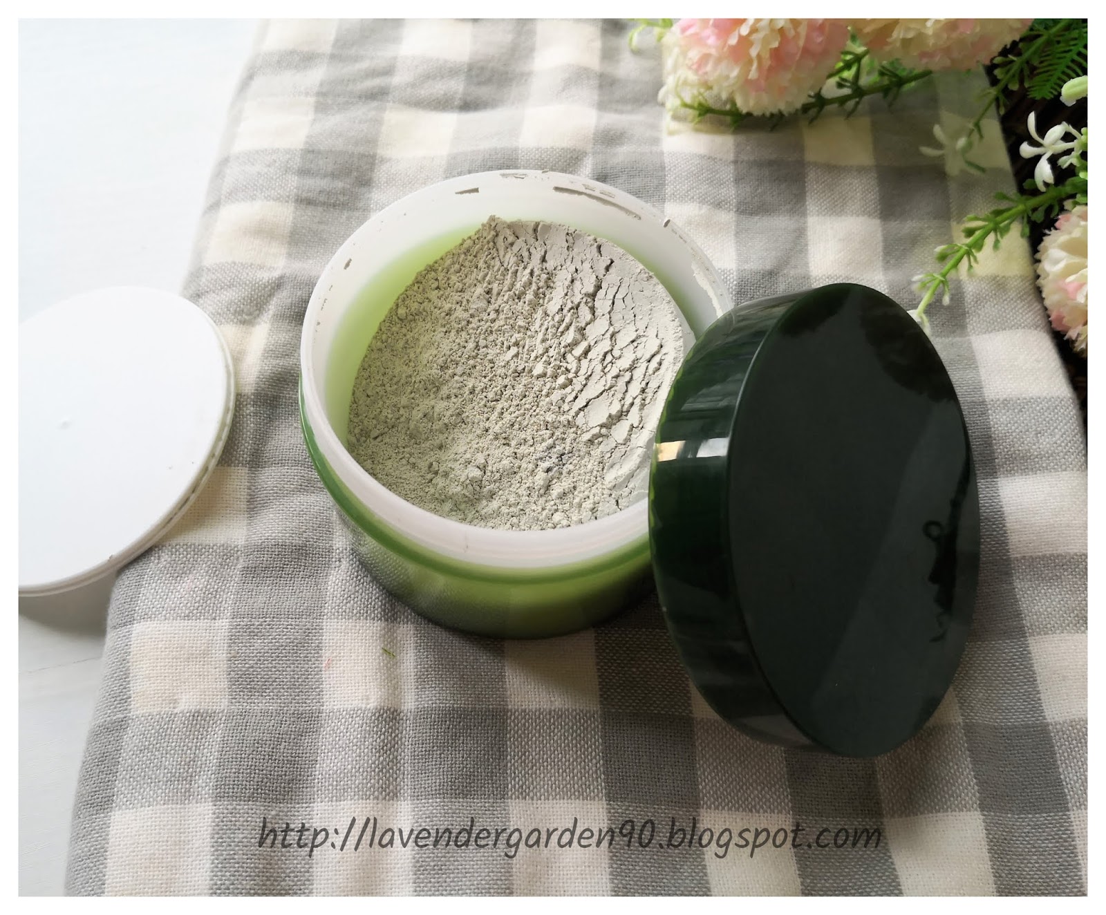 Download Carolyn S Lavender Garden Review Innisfree 5 Minute Green Tea Leaf Powder Face Mask PSD Mockup Templates