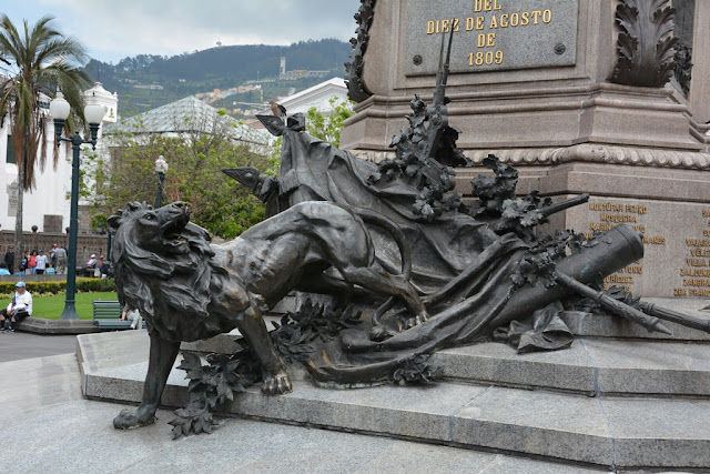 Main Square Quito statue