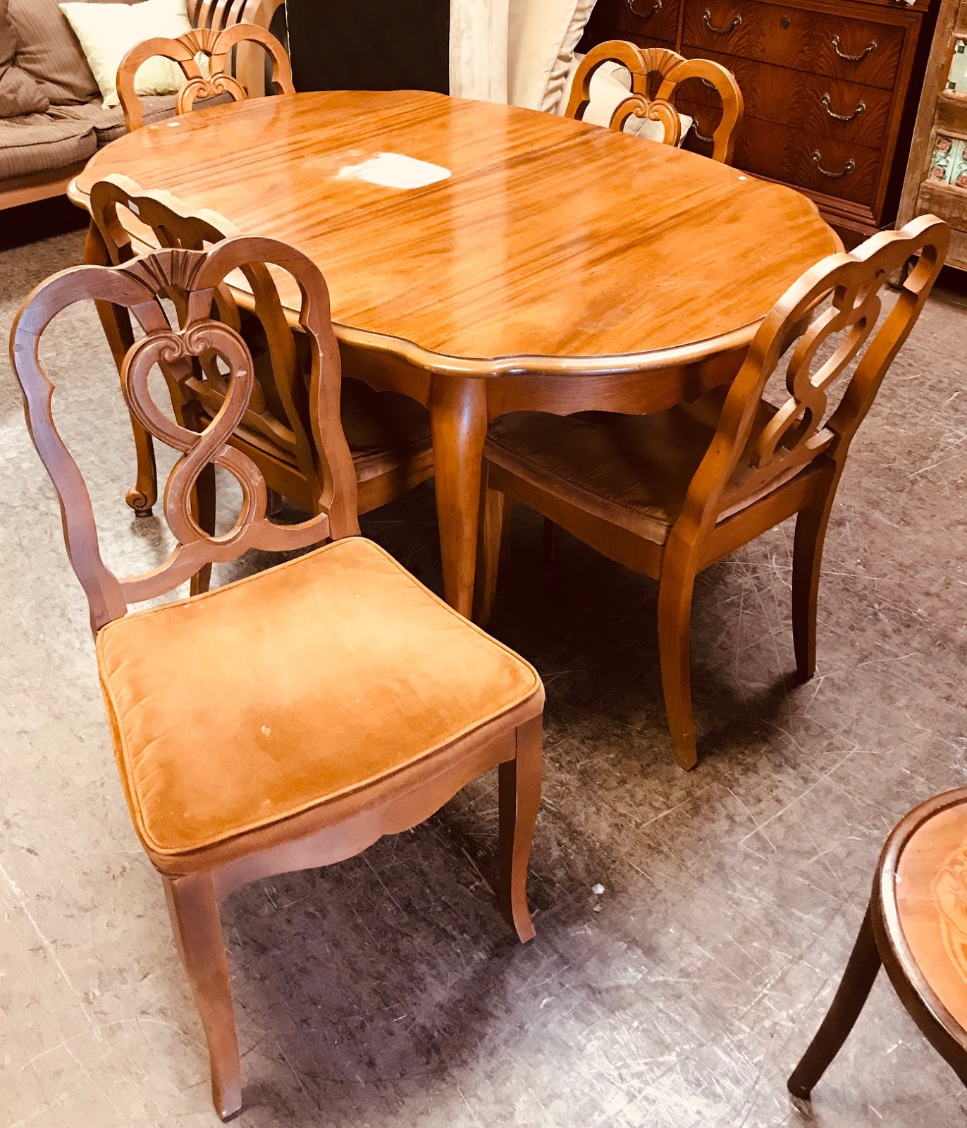 UHURU FURNITURE & COLLECTIBLES SOLD 26441 Bernhardt French