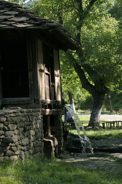 « България, Етър. »