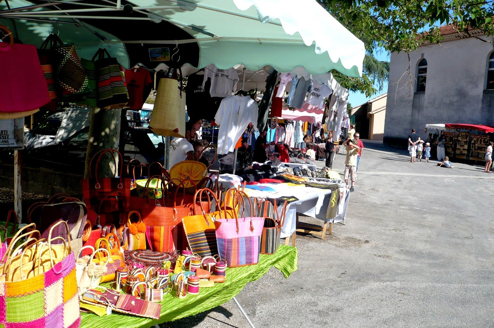 reglisse-vanille: Ambiance africaine très appréciée sur la place