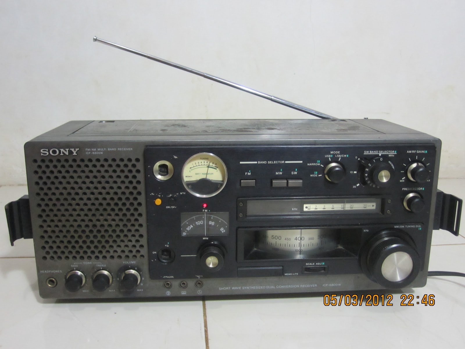 E L E C T R O N S: Radio SONY ICF 6800W Short Wave Synthesinzed Dual