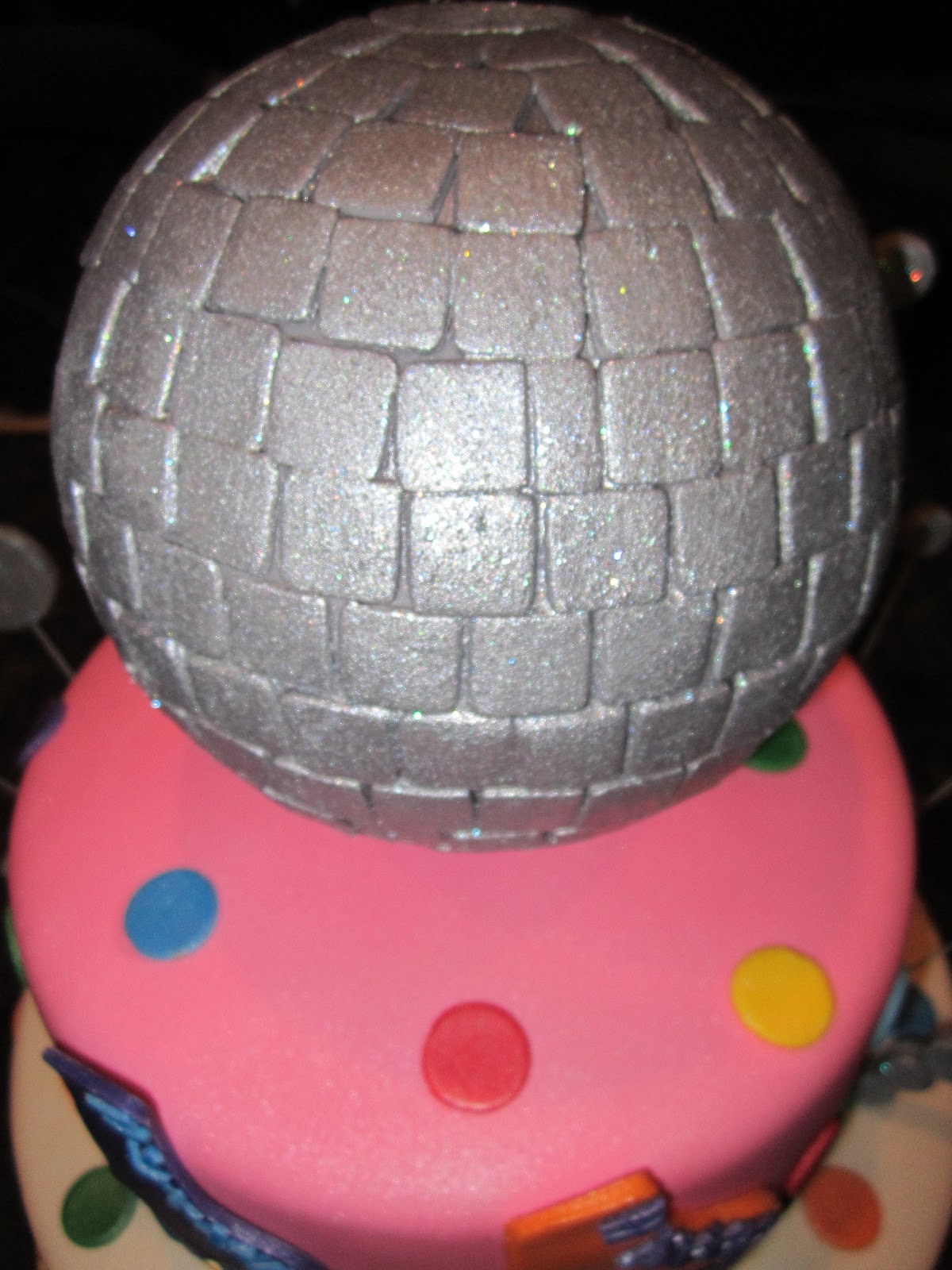 MyMoniCakes Roller Skate Disco Ball Cake