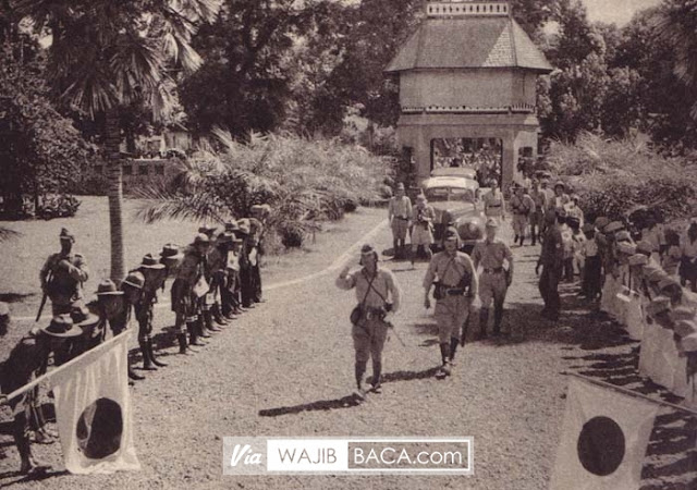 Mengulas Sejarah! Takbir, Senjata Bung Tomo untuk Membakar Semangat Hari Pahlawan Mengulas Sejarah! Takbir, Senjata Bung Tomo untuk Membakar Semangat Hari Pahlawan