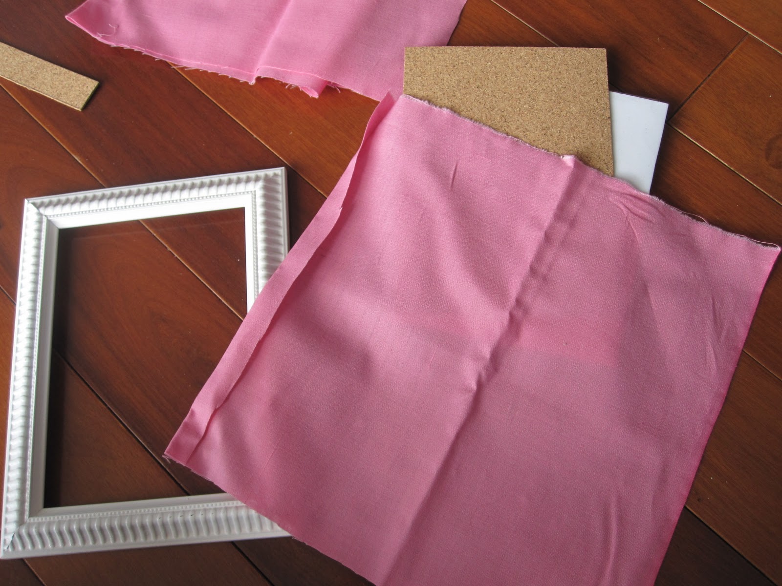 How to: Pin board frame - Crafted