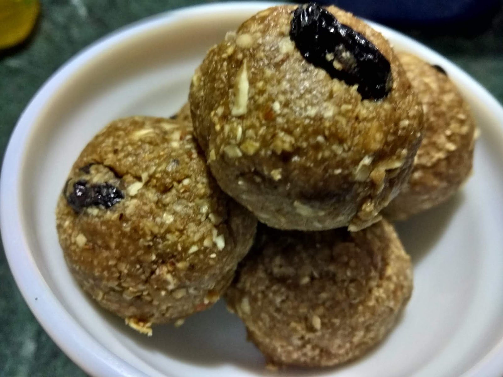 Healthy Oats Dry Fruit Jaggery Ladoo