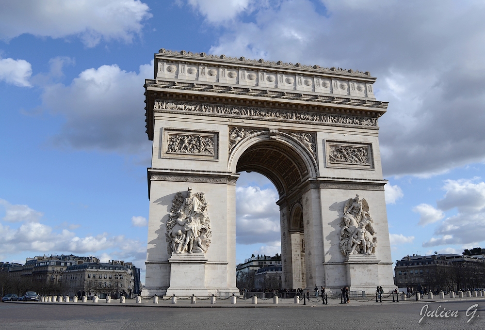 Coins du Monde: FRANCE - Paris - L'Arc de Triomphe de l'Etoile à Paris