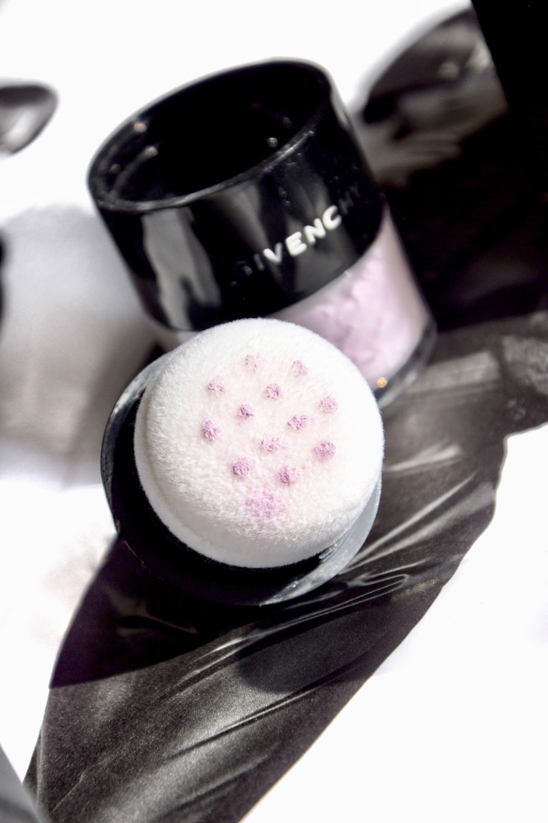 givenchy memoire de forme highlighter