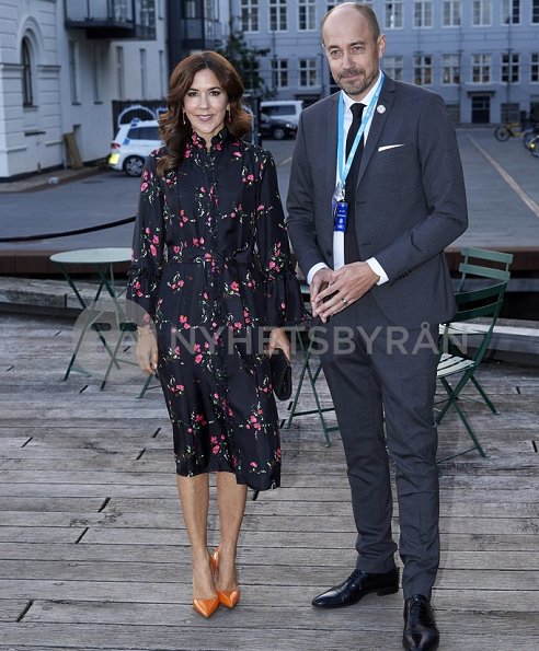bord Ved møl Crown Princess Mary attended WHO's reception at Skuespilhuset