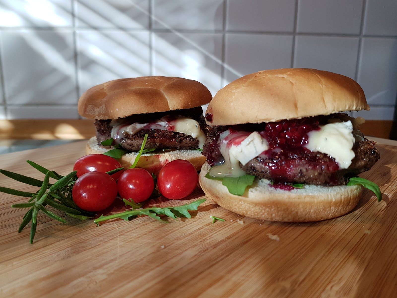 Vegetarisch Leben: Black Bean Burger mit Brombeer-Chutney und ...