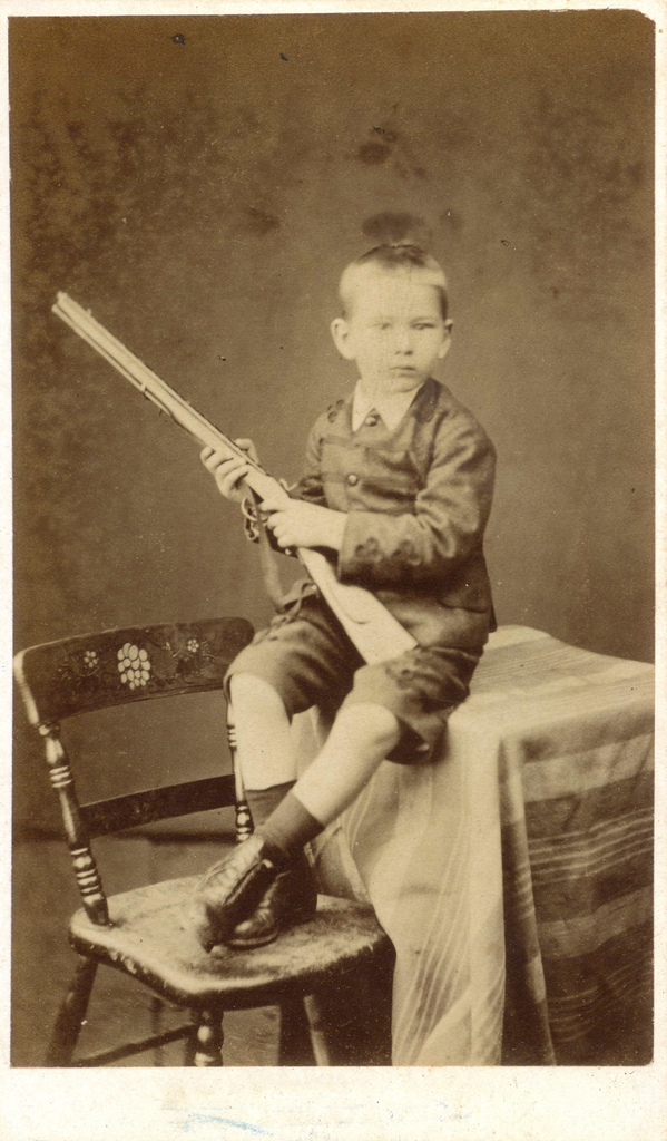 Vintage+Photos+of+Children+with+Guns+(15).jpg