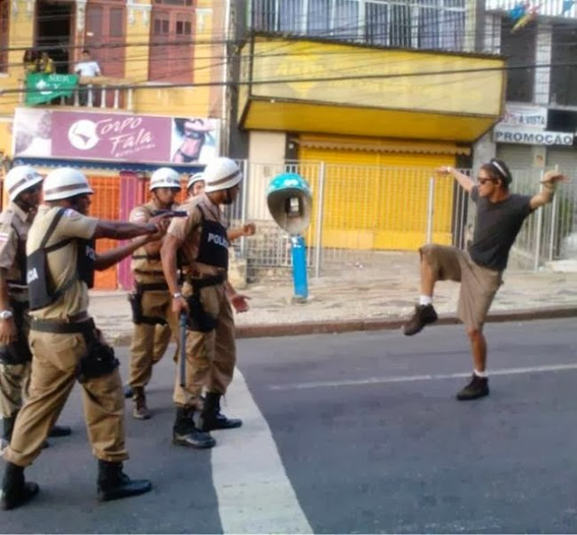 Divertidas imágenes del trabajo de la policía de todo el mundo