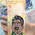 Ilustrador muestra al mundo la "Venezuela devaluada" con su arte en billetes (Fotos + Video)