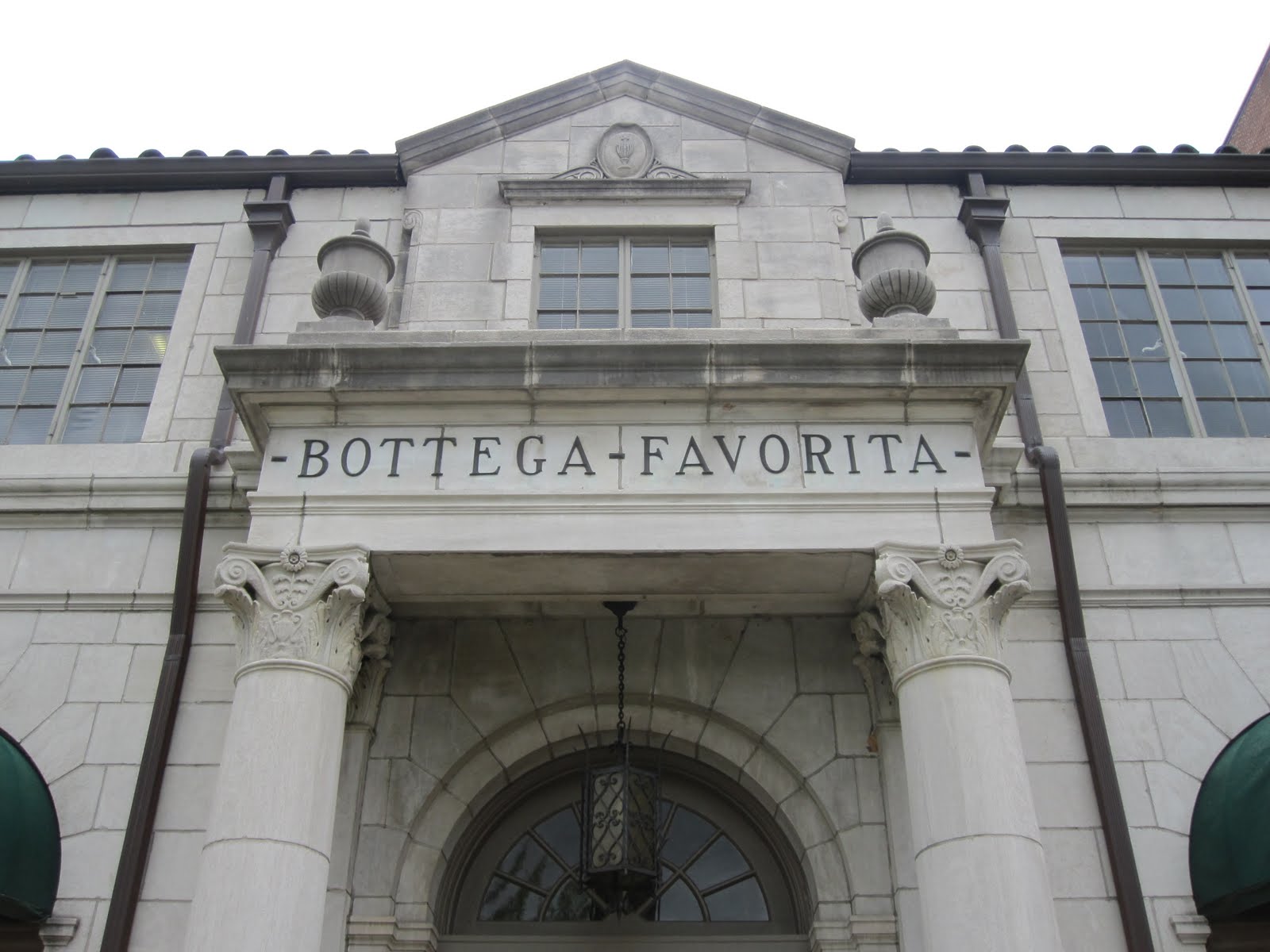 Joe Ruggiero Designer/ HGTV Host Bottega Wine Bar Birmingham, Alabama