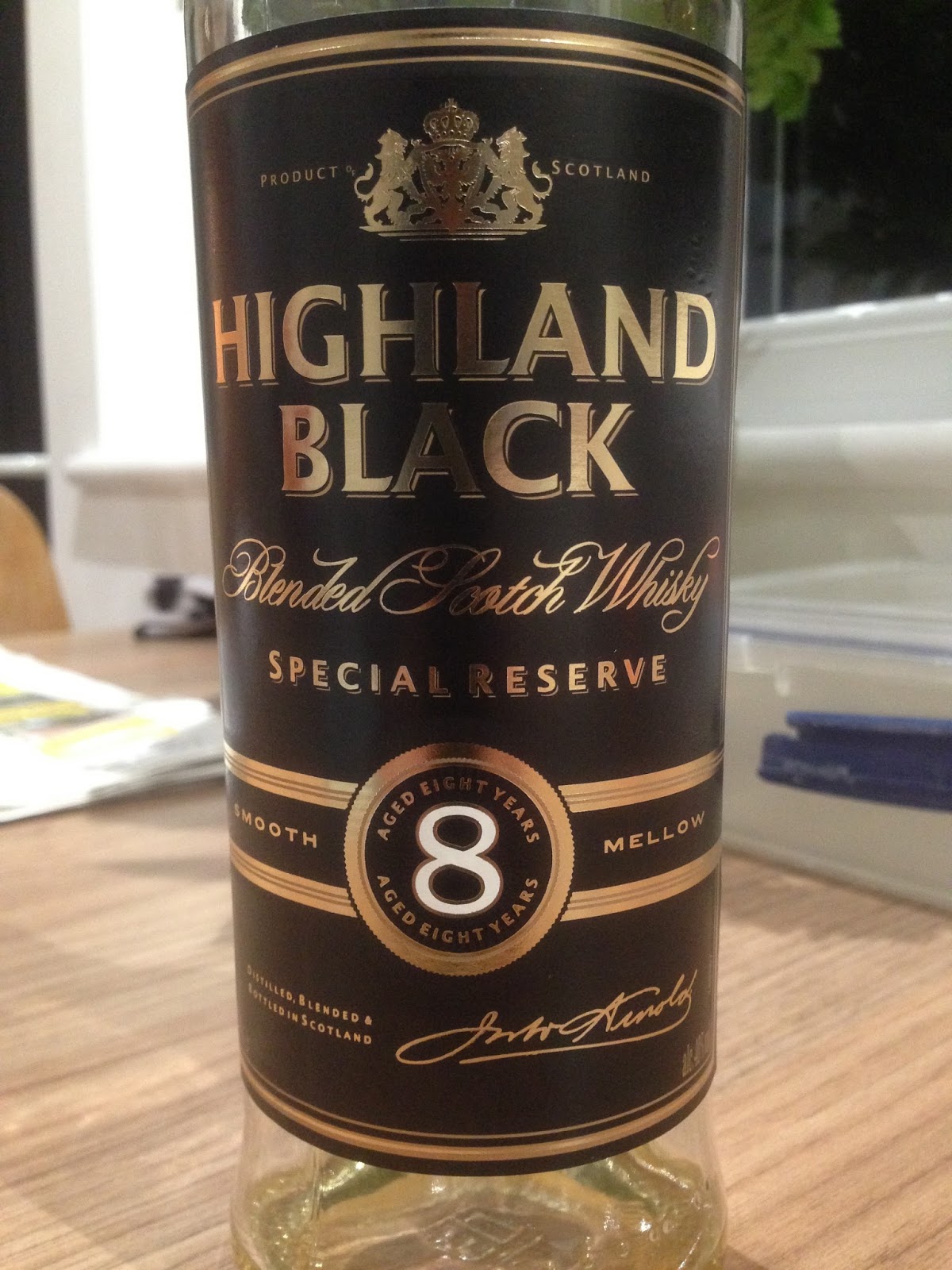 Dave's Whisky Reviews Highland Black 8 Blended Scotch (Aldi)