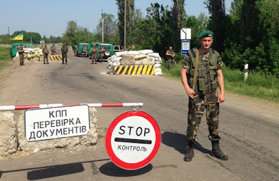 Из-за обстрелов закрываются пункты пропуска на оккупированную территорию Донбасса