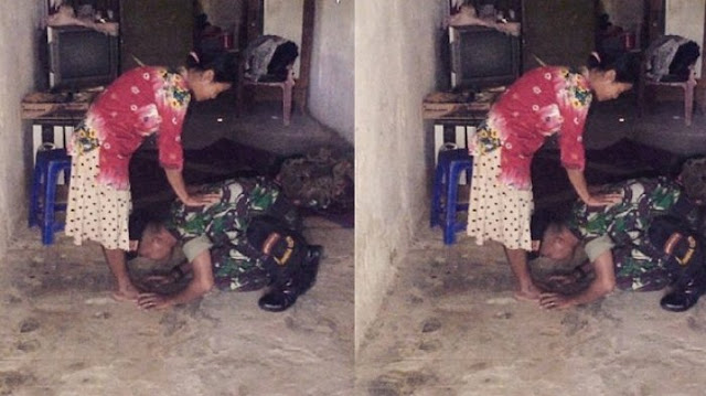 Cium Kaki Sang Ibu, Foto Tentara Ini Bikin Haru Dan Menjadi Viral Di Media Sosial