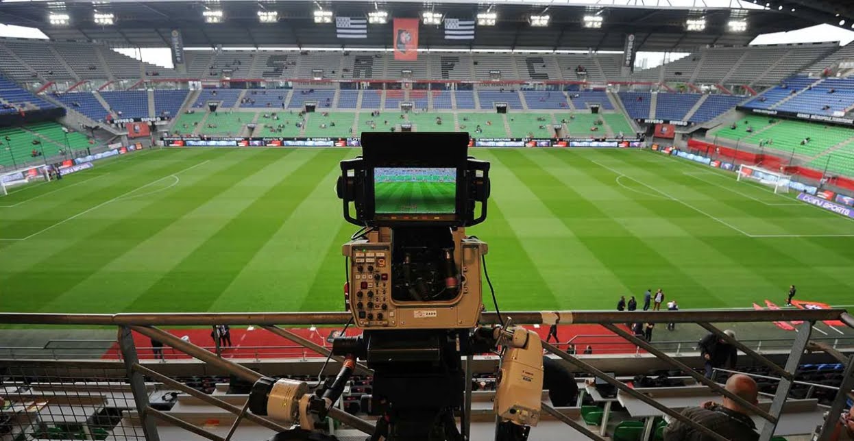 ROJADIRECTA Genoa-Juventus Streaming Napoli-Sampdoria Gratis: dove vedere Partite Oggi. Apre Cagliari-Inter chiude Milan-Parma in Diretta TV.