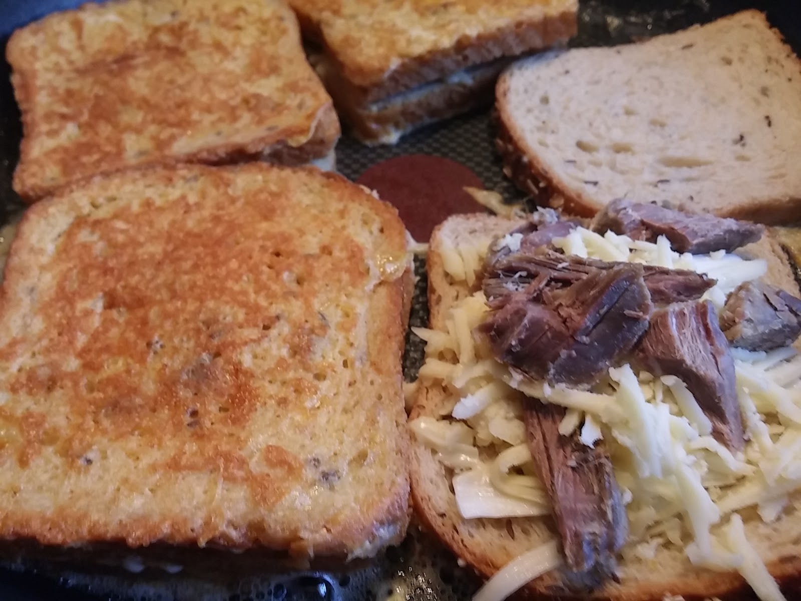 Tavada Kolay Yumurtalı Tost Tavada Kolay Yumurtalı Tost