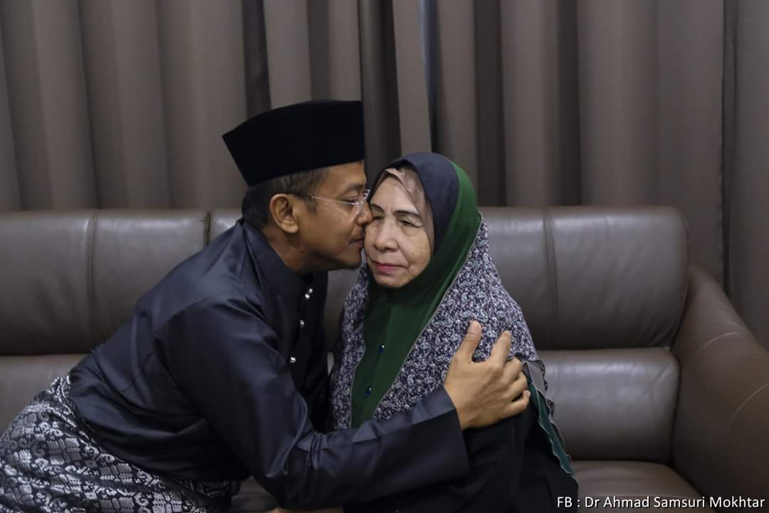 Dr Ahmad Samsuri Mokhtar Menteri Besar Terengganu Yang Baru