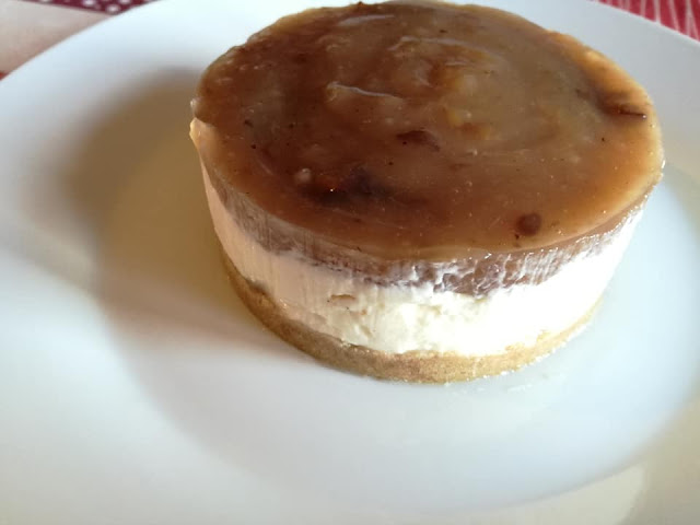 Mini cheesecake con gelatina di prugne di Montalcino