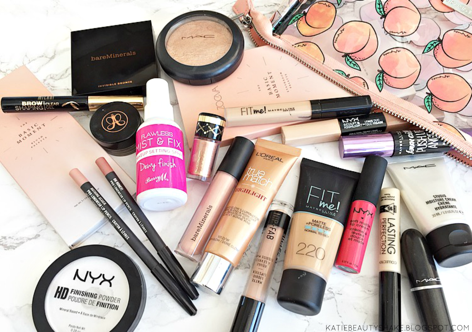 KATIEBEAUTYSHAKE WHAT'S IN MY TRAVEL MAKEUP BAG