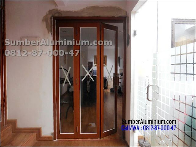 Pintu Aluminium Motif Kayu