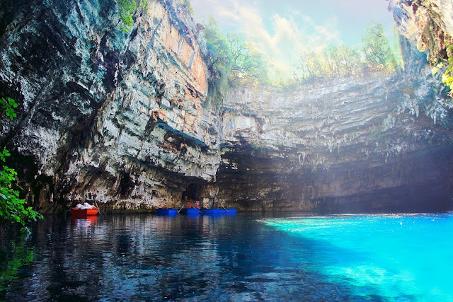 Caverna e Lago Melissani