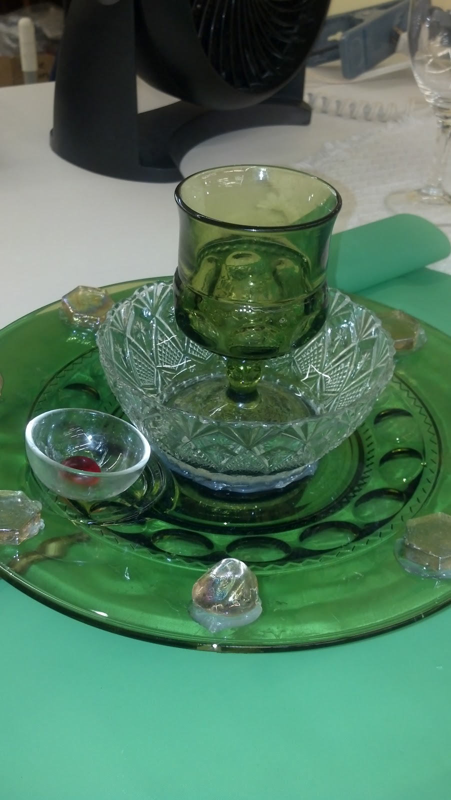 Meena Schaldenbrand: DIY Glass Ornaments for the Lawn