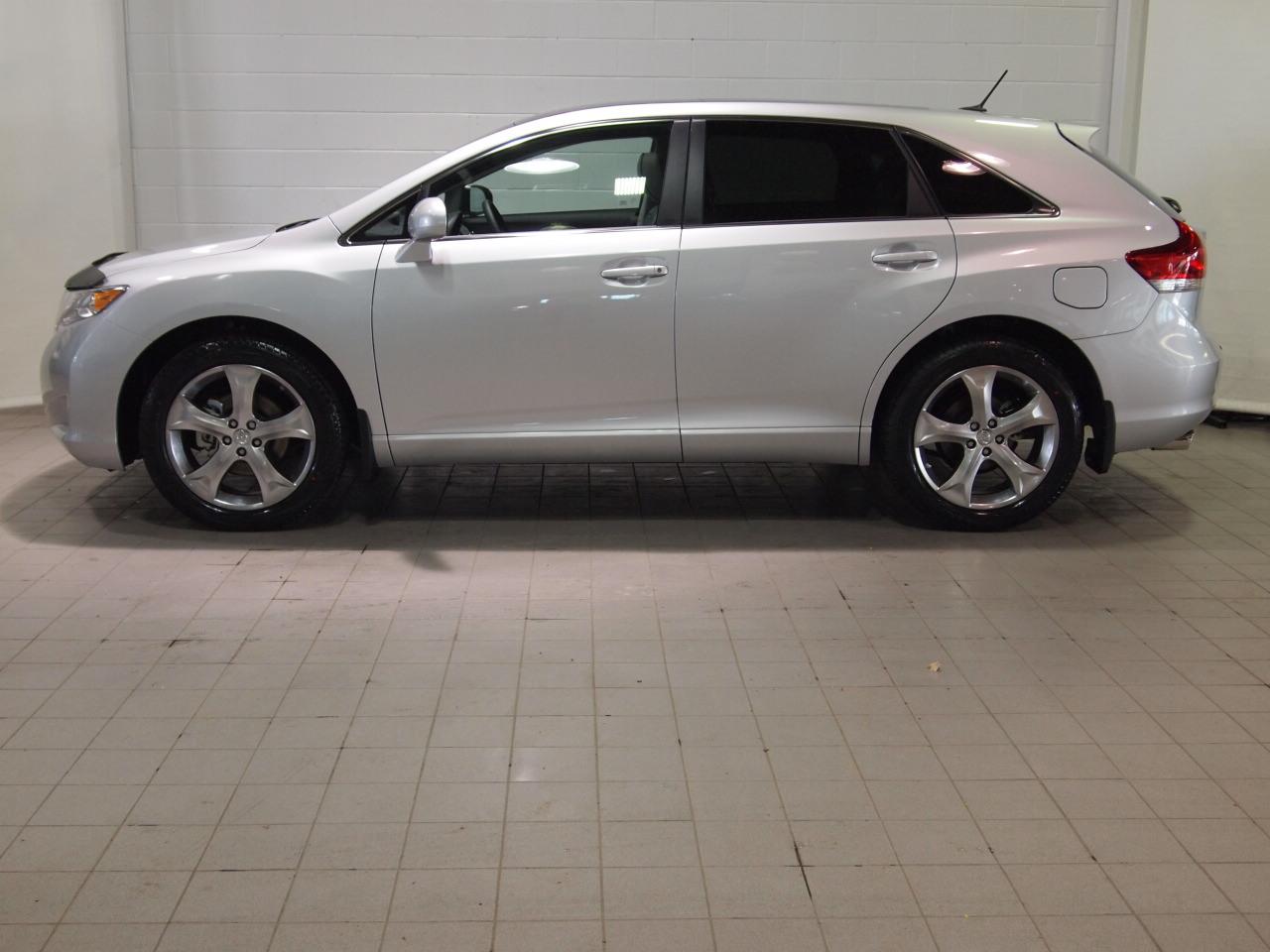 Toyota Venza 2011 White side view | Car Wallpapers