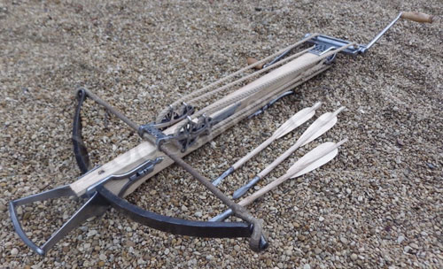 difference between a hand crossbow and light crossbow 5e