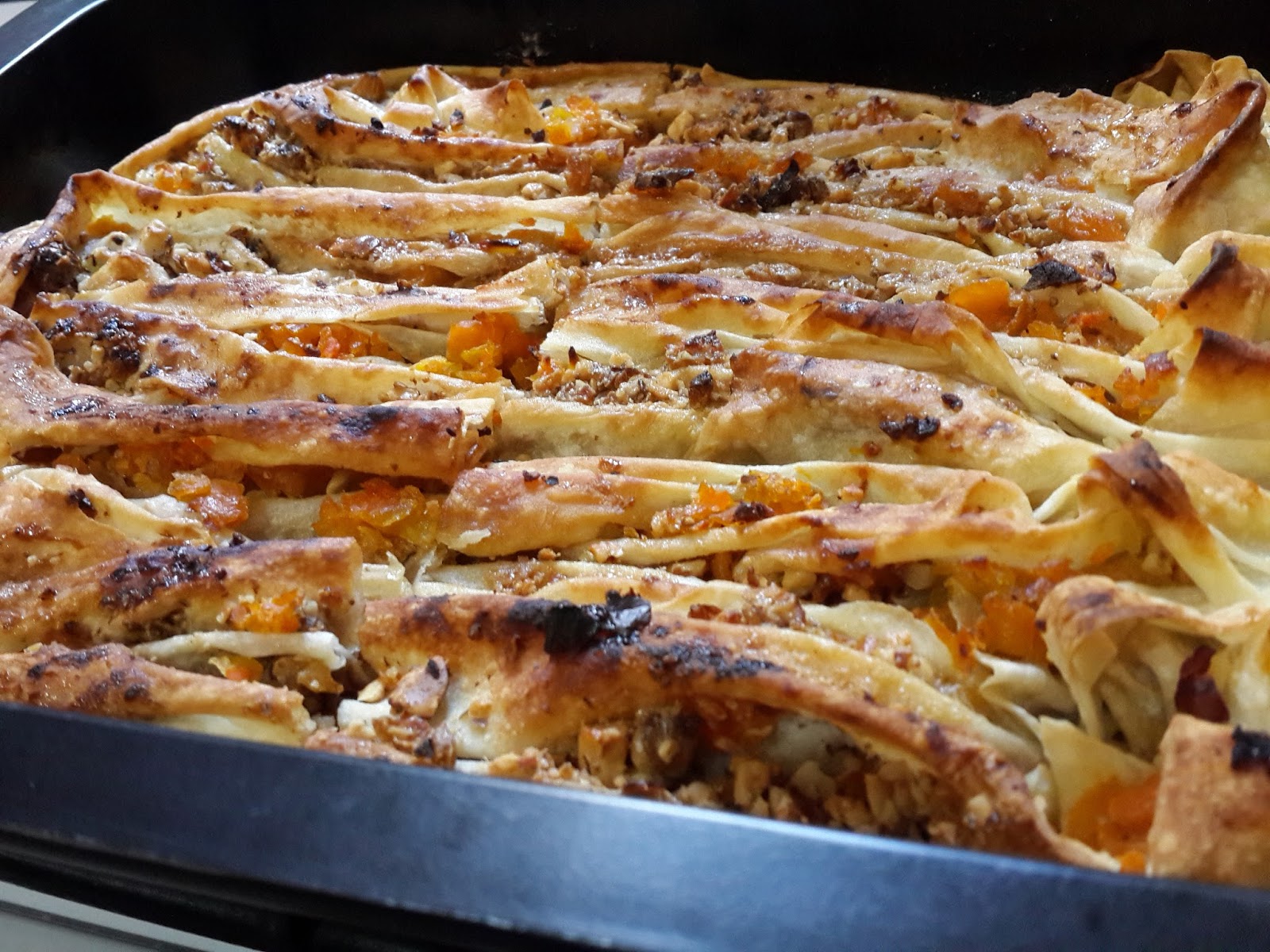 Sihirli Yemek Kutusu KABAKLI ve TAHİN SOSLU TATLI BÖREK