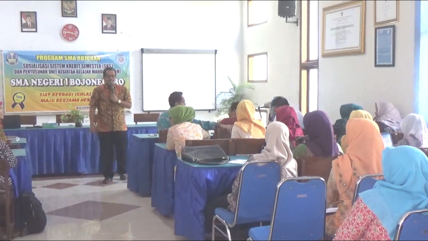 Workshop Program SMA Rujukan Sosialisasi Sistem Kredit Semester (SKS)