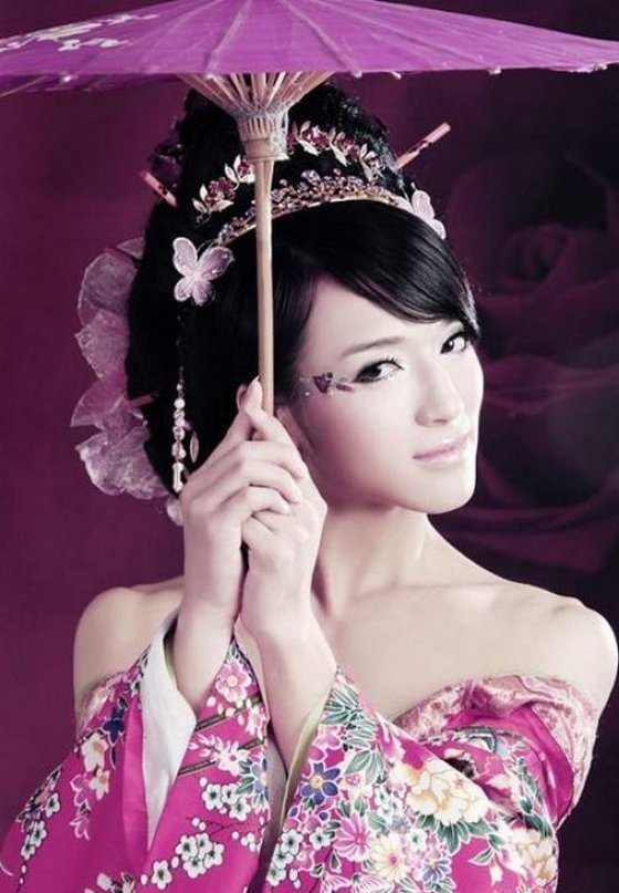 Ngopy Online: Top Model Cantik Cina Yang Ternyata Pria