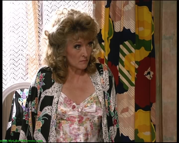We Like TV Screen Keeping Up Appearances 03x01 Early Retirement