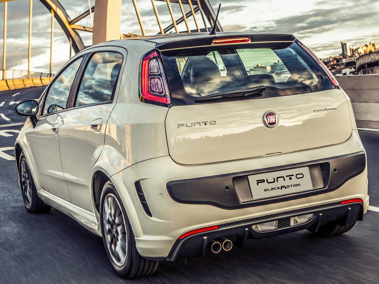 Fiat Punto Blackmotion 2014 çıkmış beyler