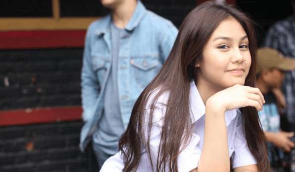 dream girl with dreams