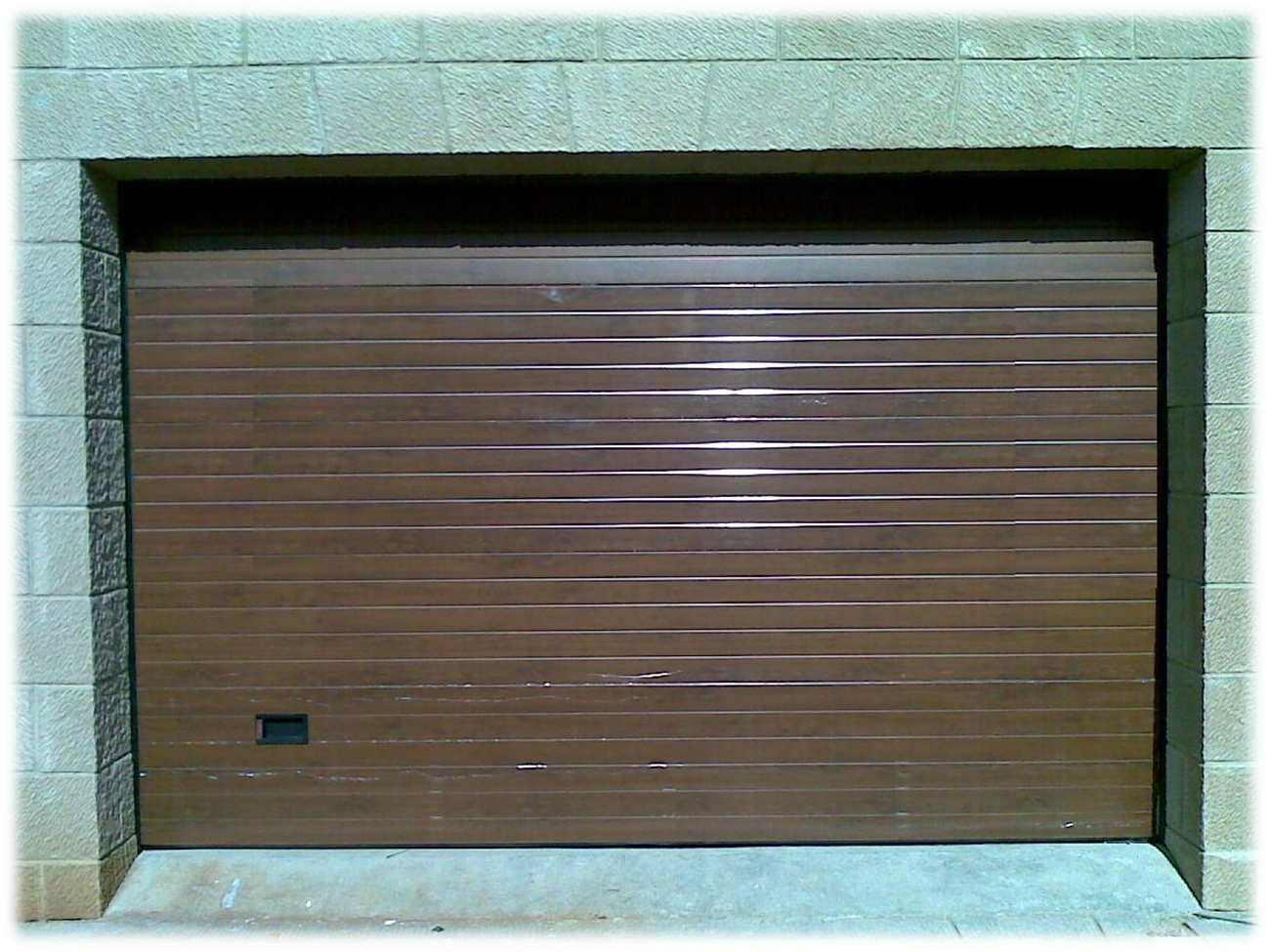 METALICAS ANUGAR S.C.: Puertas De Garaje