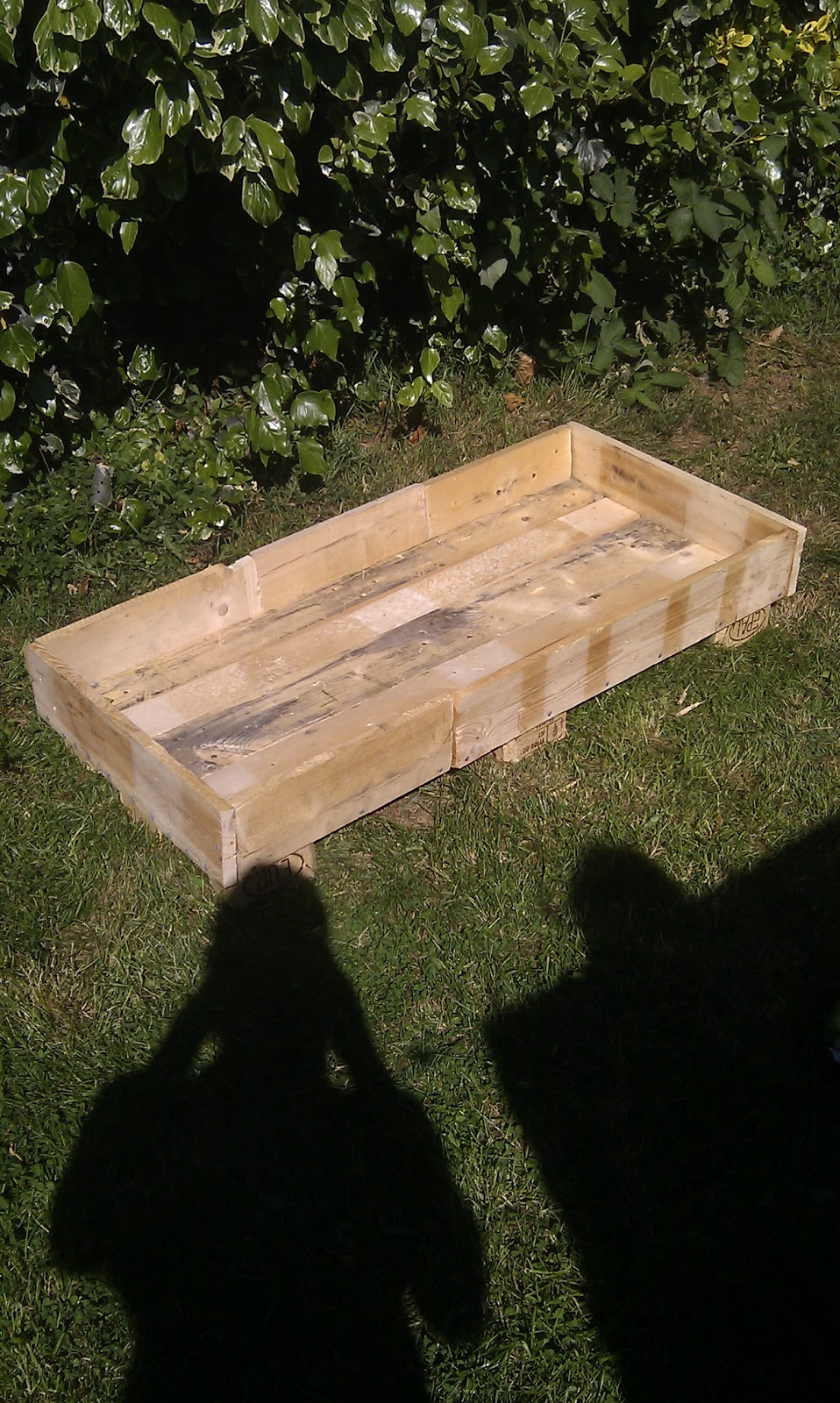 things what i made with pallets i made a raised flower bed