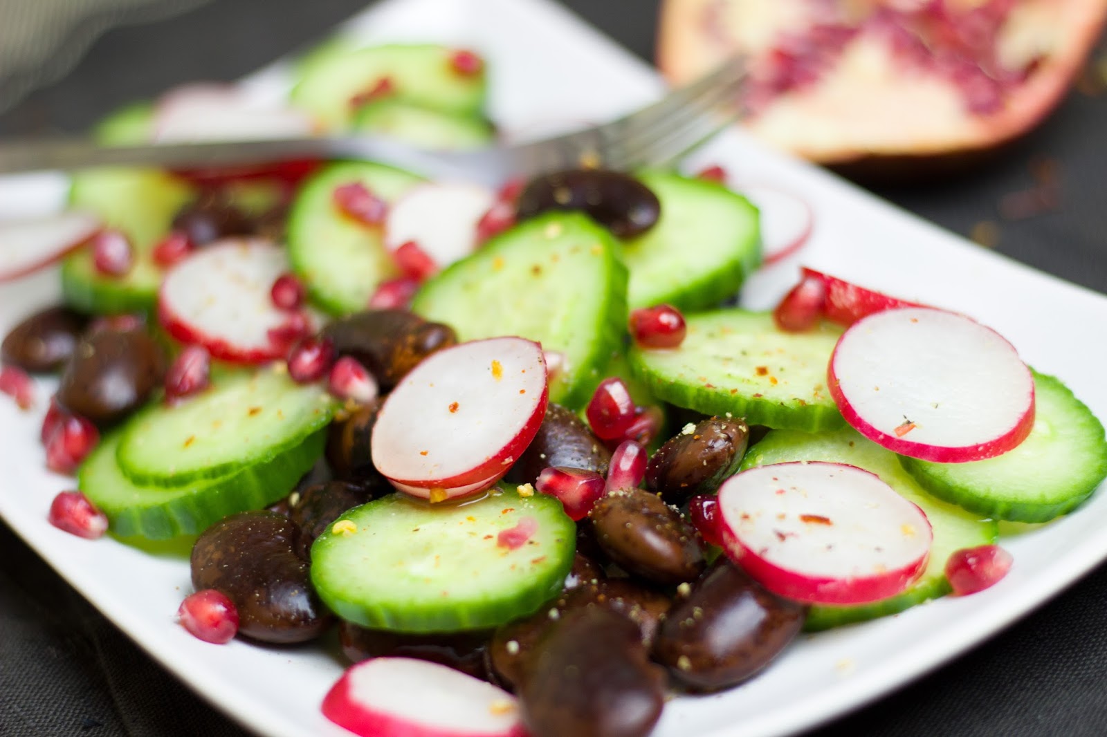 Bunter Salat mit selbstgemachtem Granatapfel-Honig-Essig