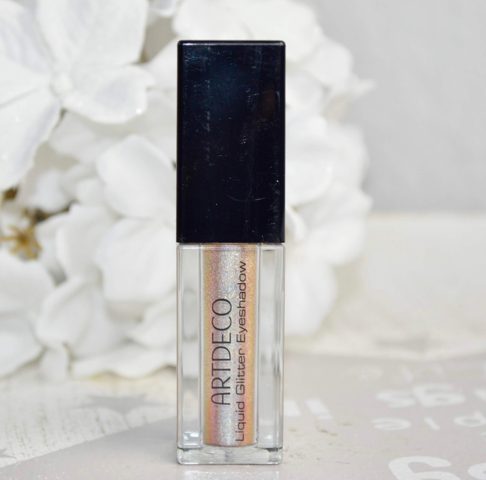 All about Melli [Review] Artdeco Liquid Glitter Eyeshadow "Moonstone"