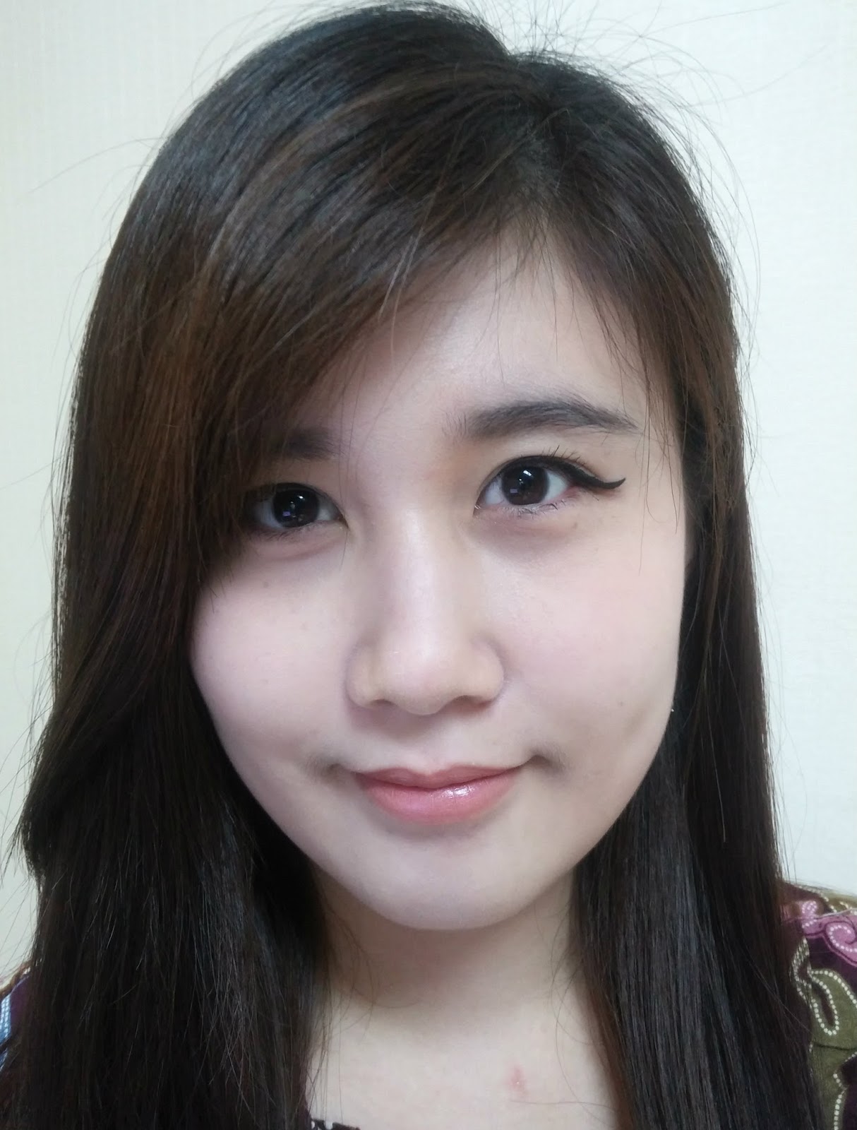 VECUA Wonder Honey Honey Dew Pon Pon Cheek with Puff Hanatsubomi